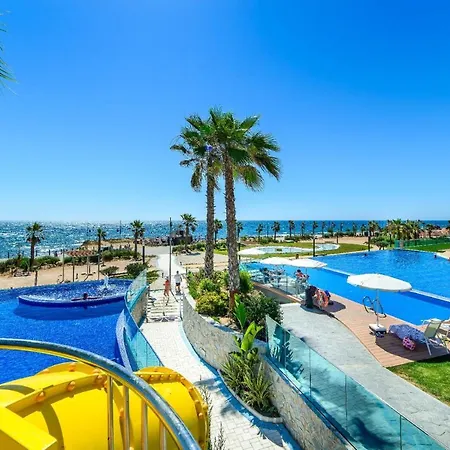 Lejlighed Punta Prima Sleeps 4 Pool Wifi